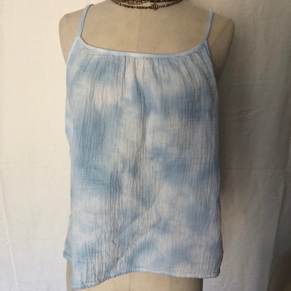 Universal threads light blue and white tank camisole, watercolor pattern size M - Picture 3 of 9